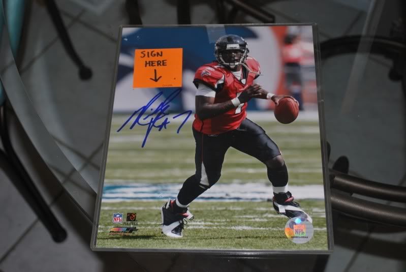 [Sportsgraphing.com] Michael Vick Private Signing July 1, 2010