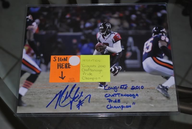 [Sportsgraphing.com] Michael Vick Private Signing July 1, 2010