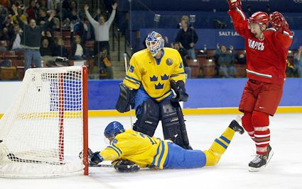 Kopat Scores Belarus Sweden 2002 photo KopatscoresforBelarus.jpg