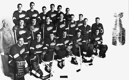 1951-52 Detroit Red Wings team photo 1951-52 Detroit Red Wings team.jpg