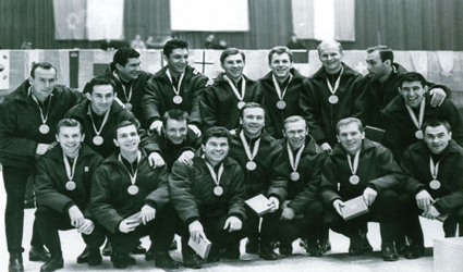 1964 Soviet Union team photo 1984 Soviet Union gold medal team.png