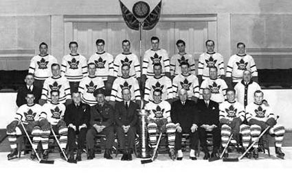  photo 1941-42 Toronto Maple Leafs team.jpg