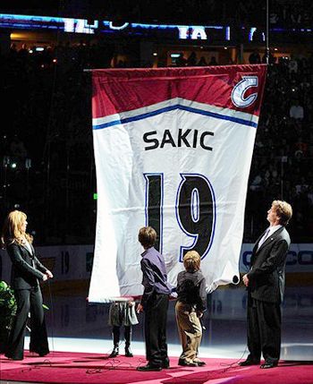 Sakic #19 banner, Sakic #19 banner