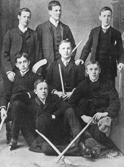 Queen's_University_hockey_club,_champions 1888