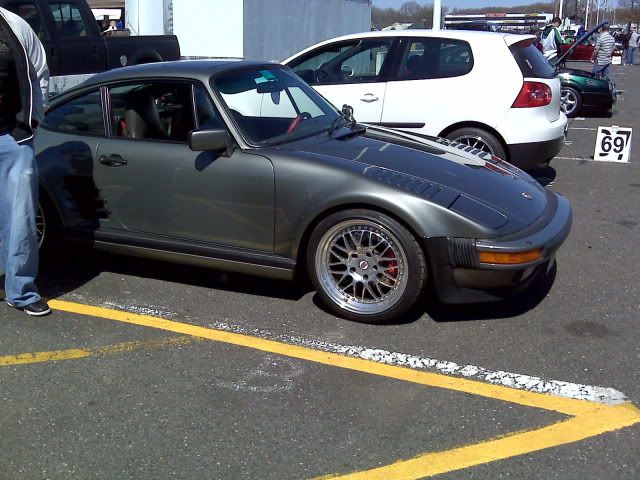 http://i19.photobucket.com/albums/b156/rucker006/porsche.jpg