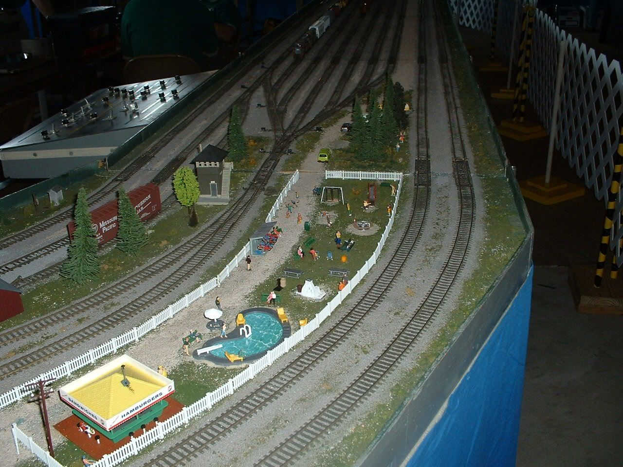 Huntsville train show. With pics. Not Dialup friendly!! Model
