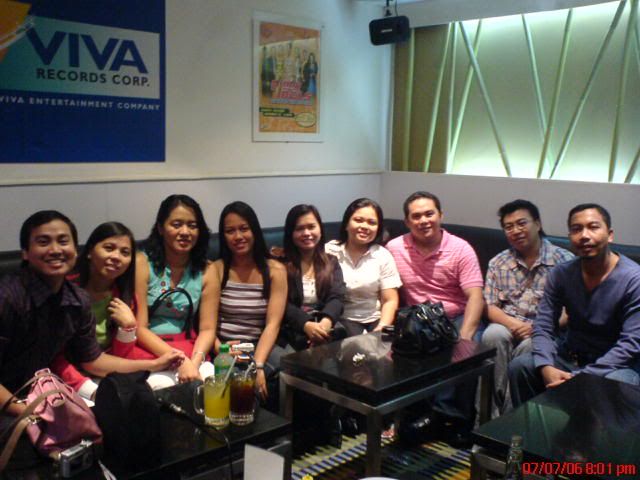 MHS IV-1 - Armand, Jennifer, Lorna, Crisanta, Marilen, Fe, Roger, Ryojill & Louie @ Red Box, Greenbelt, Makati