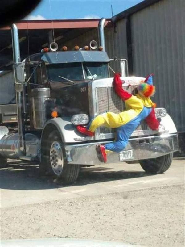  photo clown truck.jpg