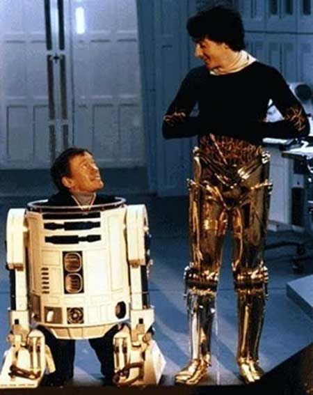  photo Kenny-Baker-as-R2D2-and-Anthony-Daniels-as-C-3PO.jpg