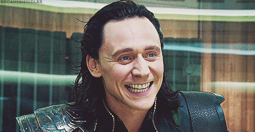 Tom-as-Loki-tom-hiddleston-31989567-500-