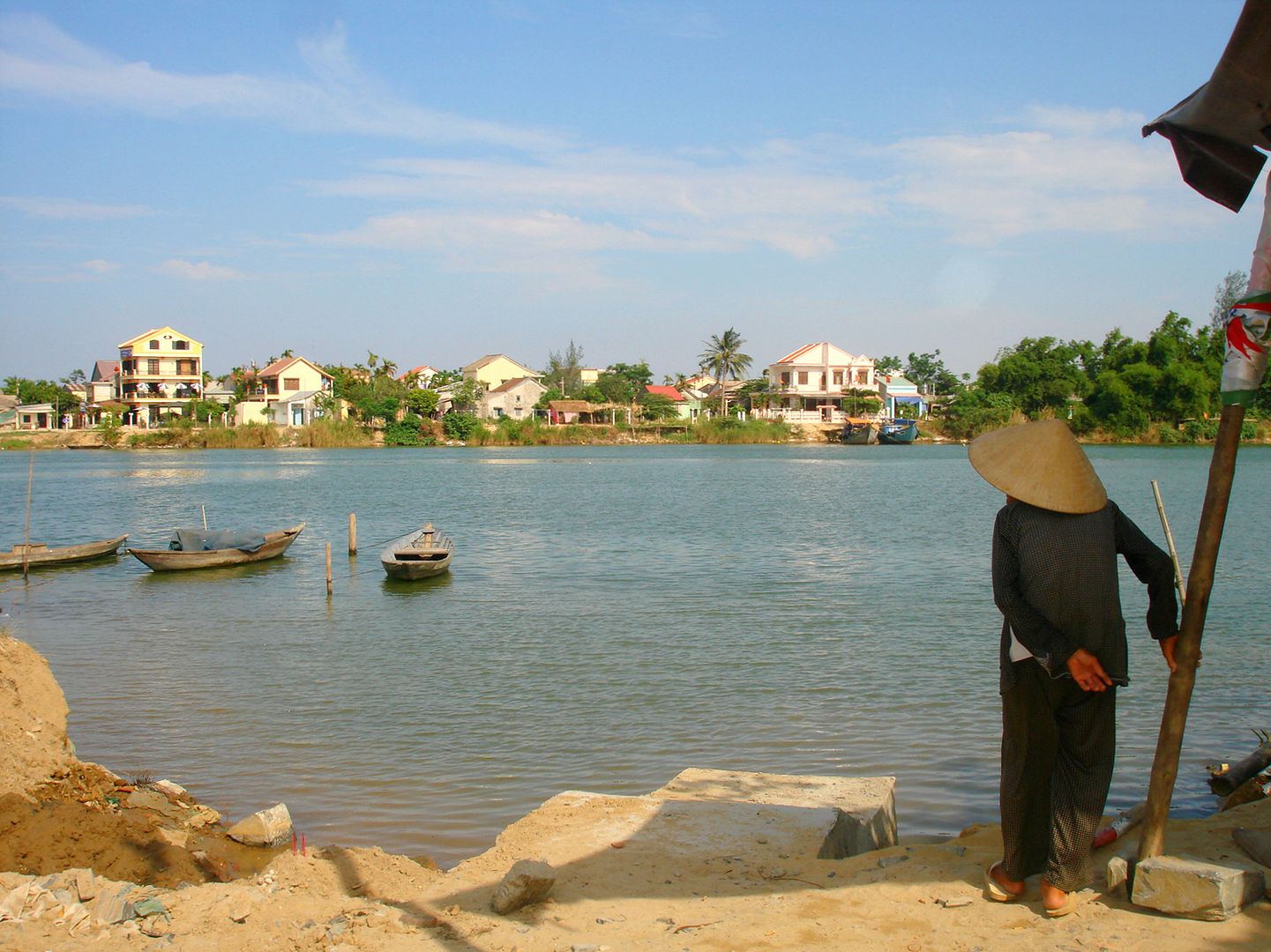 what-to-wear-in-vietnam-in-january-travel-outfit