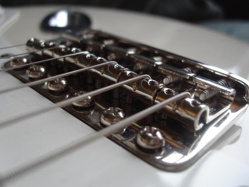 buzzing g string Fender Stratocaster Guitar Forum