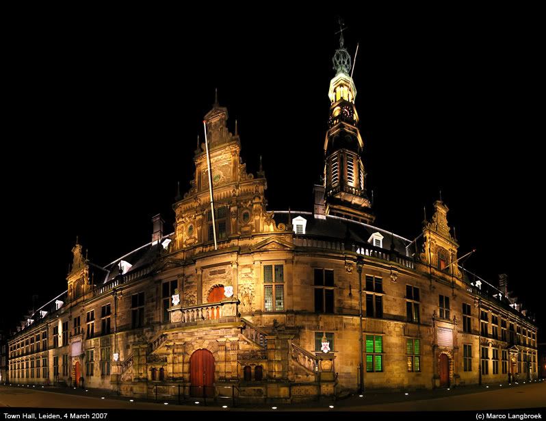 Leiden Town Hall at night