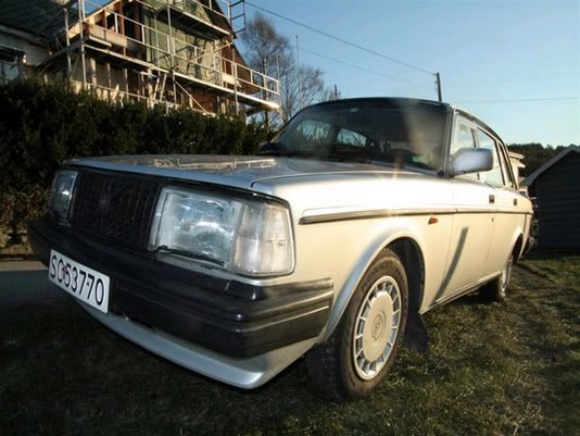 83-Volvo240.jpg