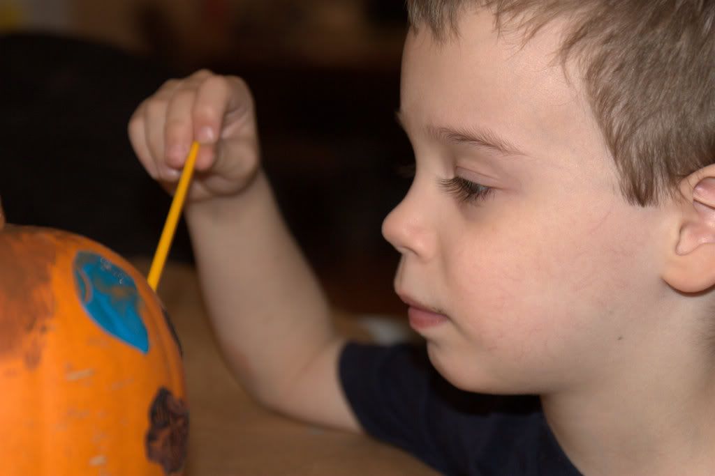 IMAGE: http://i19.photobucket.com/albums/b178/silentlore/halloween08/IMG_5376.jpg