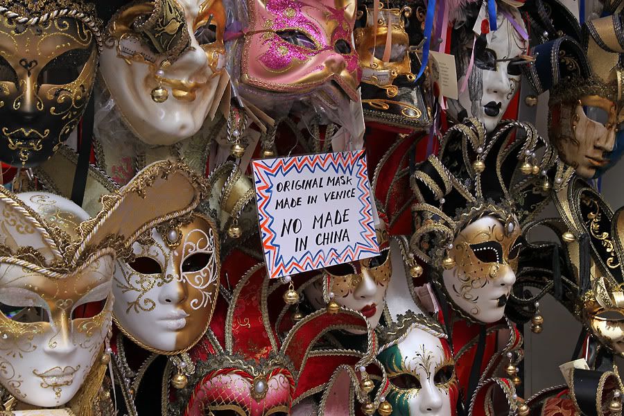 IMAGE: http://i19.photobucket.com/albums/b186/Janika2/Cityscape/Venice%202010/Original_Venice.jpg