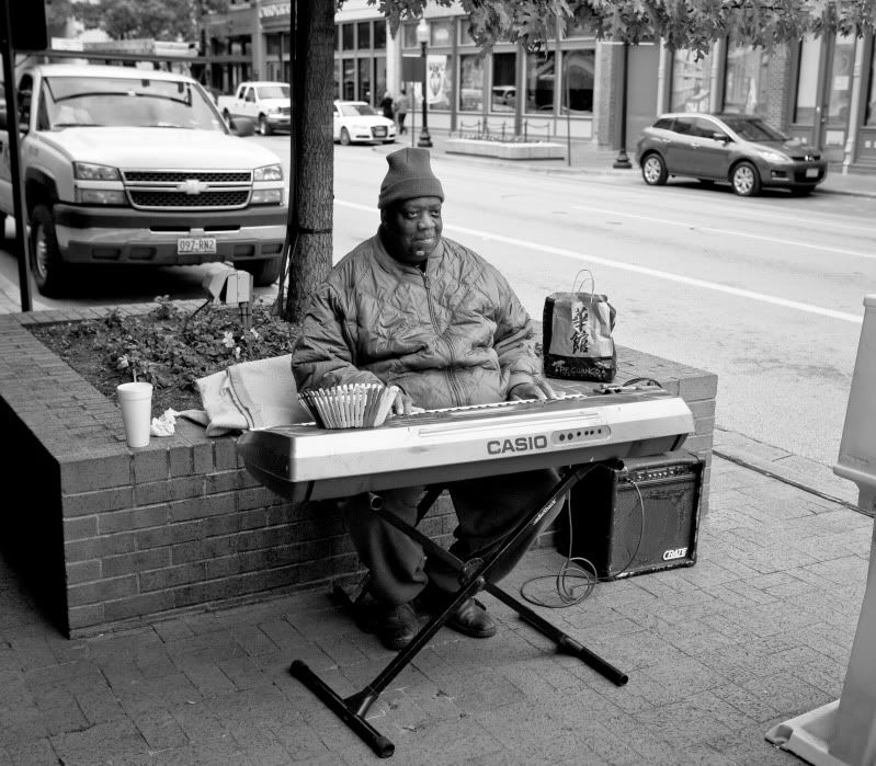 IMAGE: http://i19.photobucket.com/albums/b189/dzaneh/32EL0811.jpg