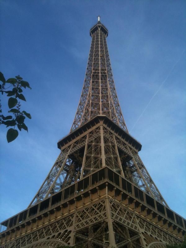 Day 12 at Eiffel tower~ before it rains. photo 471513_10151015467966209_2073130302_o.jpg