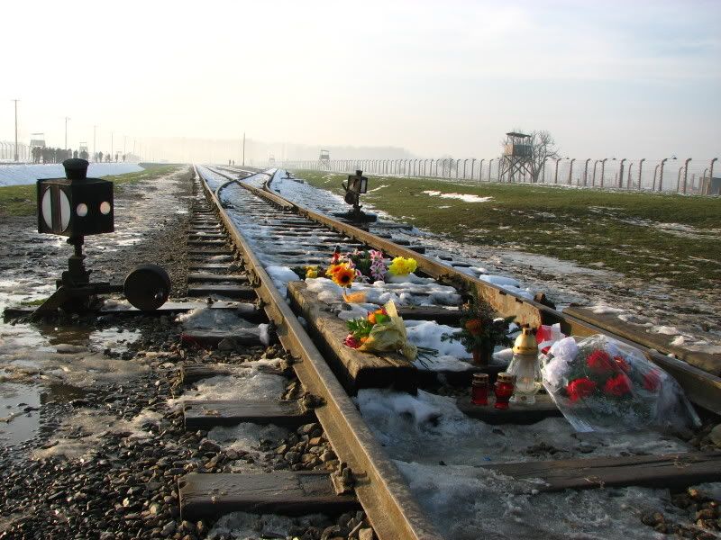 IMAGE: http://i19.photobucket.com/albums/b191/Idnas71/Central%20Europe%202007/IMG_0806.jpg