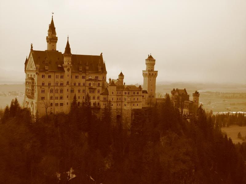 IMAGE: http://i19.photobucket.com/albums/b191/Idnas71/Central%20Europe%202007/IMG_1602.jpg