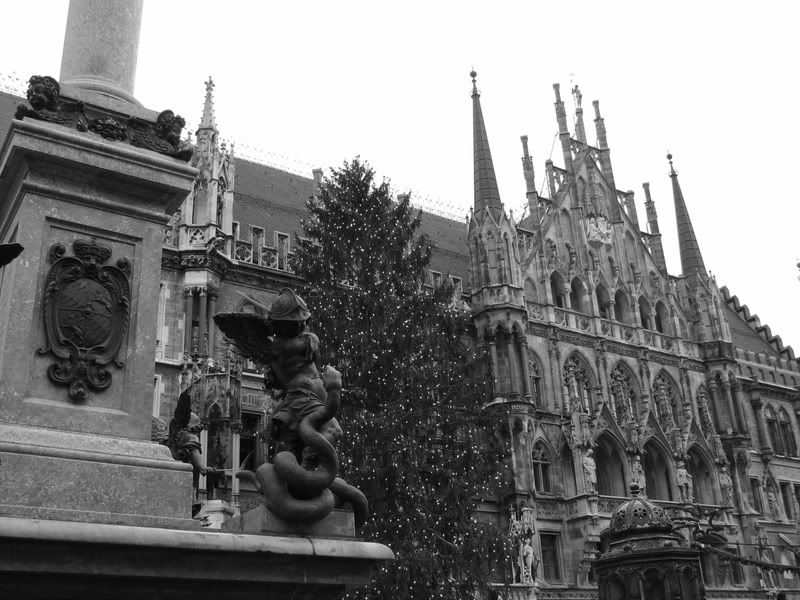 IMAGE: http://i19.photobucket.com/albums/b191/Idnas71/Central%20Europe%202007/IMG_1682.jpg