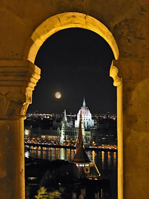 IMAGE: http://i19.photobucket.com/albums/b191/Idnas71/Central%20Europe%202007/budapestfullmoonlargerrepairedfile.jpg
