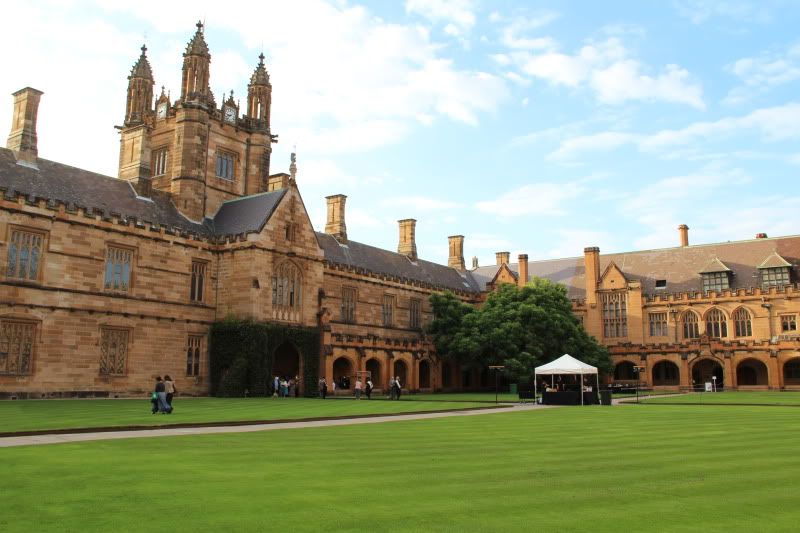 IMAGE: http://i19.photobucket.com/albums/b191/h0nkieb0y/IMG_0607.jpg