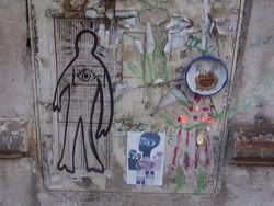 Čovjek oko i poklopac