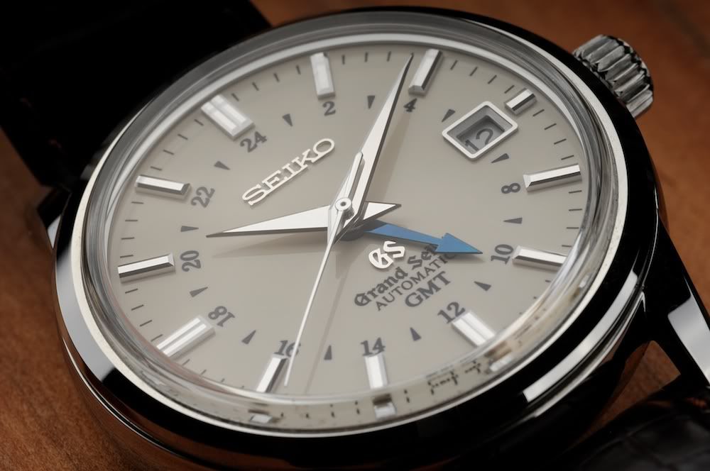 http://i19.photobucket.com/albums/b199/juergen/Seiko/SBGM003/Grand_Seiko_SBGM003_0005.jpg