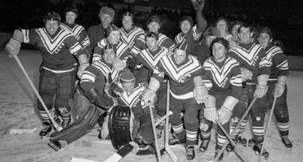 1956 Soviet Union Olympic team photo 1956SovietUnionOlympicteam-1.jpg