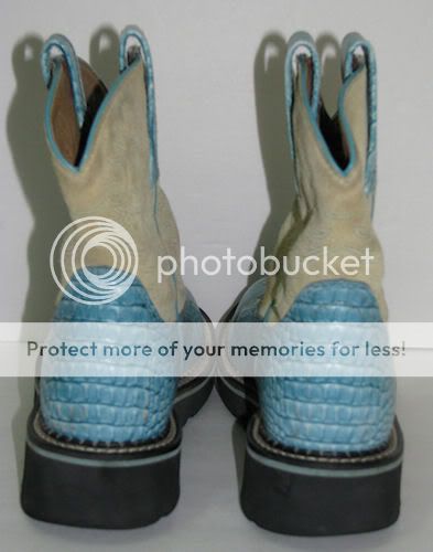 Here for your consideration is a pair of gently used women’s Ariat 